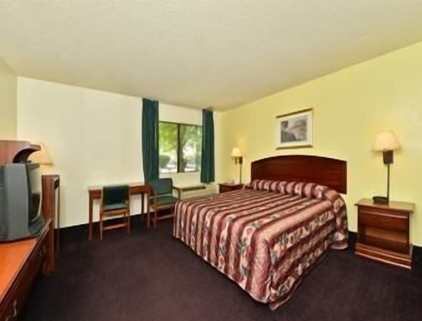 Super 8 By Wyndham Bakersfield/Central Екстериор снимка