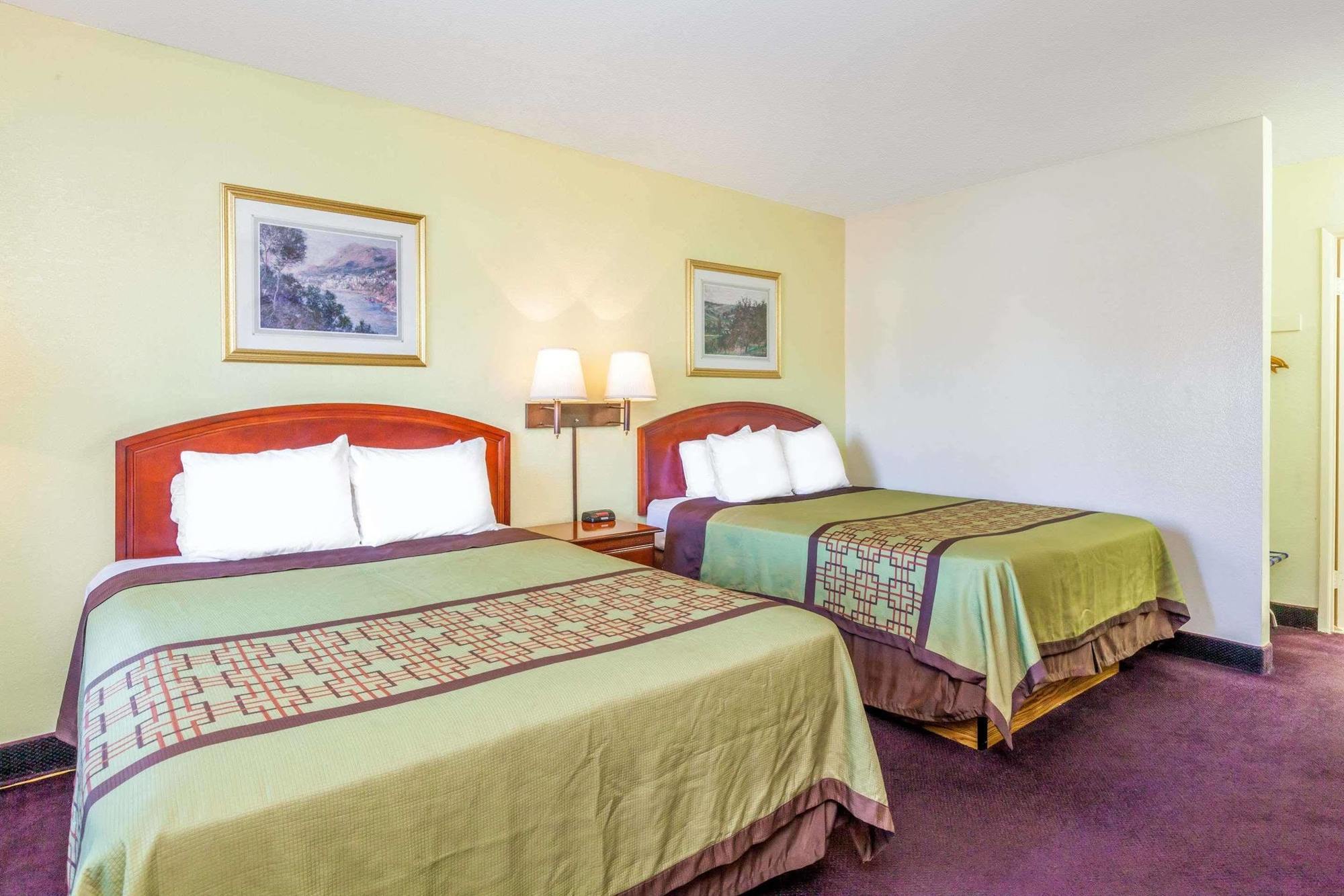 Super 8 By Wyndham Bakersfield/Central Екстериор снимка